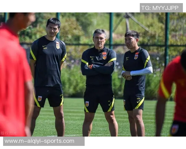 安东尼奥尼在足球世界的传奇之路与影响力探讨 安东尼奥尼在足球世界的传奇之路与影响力探讨